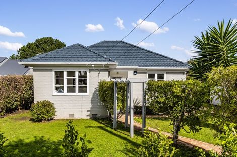 Photo of property in 1 Massey Avenue, Greenlane, Auckland, 1061