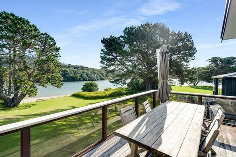 Photo of property in 137 Patuwai Drive, Whangamata, 3620