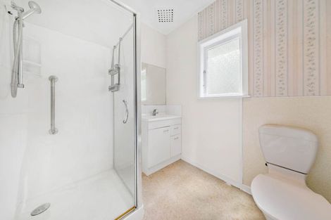 Photo of property in 1/44 View Road, Henderson, Auckland, 0612