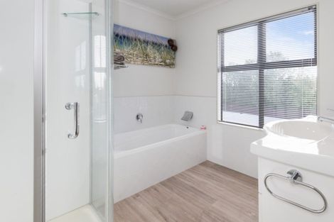 Photo of property in 170a Ridge Road, Howick, Auckland, 2014