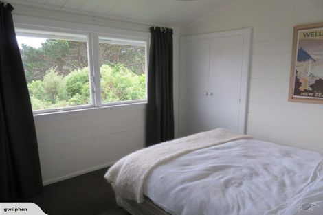 Photo of property in 15 Dunmail Way, Newlands, Wellington, 6037