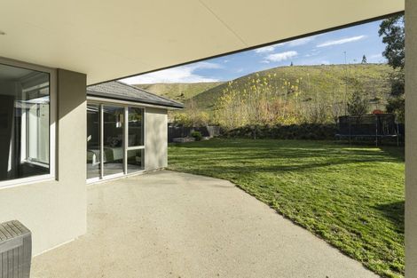 Photo of property in 20 Perriam Place, Mount Pisa, Cromwell, 9383