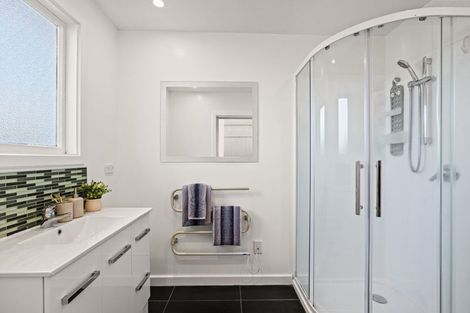 Photo of property in 242 Bower Avenue, North New Brighton, Christchurch, 8083