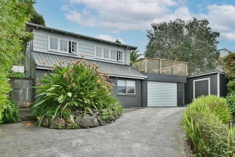 Photo of property in 6 Maori Hut Road, Red Beach, 0932