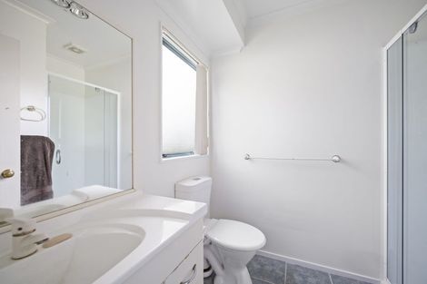 Photo of property in 30 Capricorn Place, Kawaha Point, Rotorua, 3010