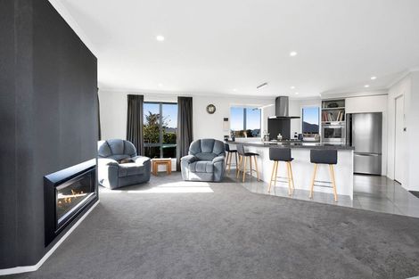 Photo of property in 9 Huetu Place, Bell Block, New Plymouth, 4312