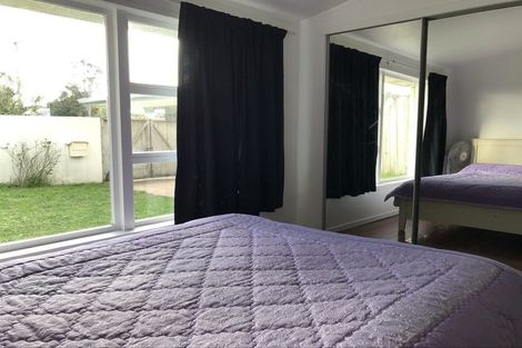 Photo of property in 3/2 Lansdowne Street, Bayswater, Auckland, 0622