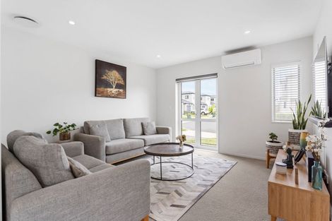 Photo of property in 57 Divide Loop, Takanini, 2112