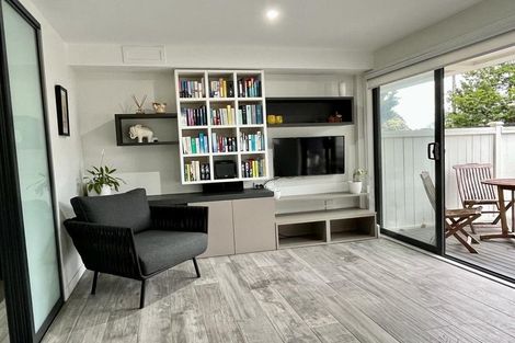 Photo of property in 3/8g Gray Avenue, Mangere East, Auckland, 2024