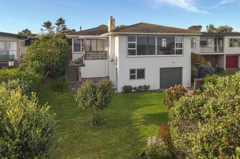 Photo of property in 176 Karaka Street, Castlecliff, Whanganui, 4501