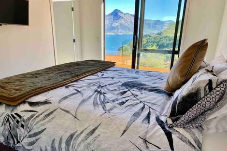 Photo of property in 15a Mackinnon Terrace, Sunshine Bay, Queenstown, 9300