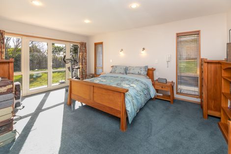 Photo of property in 6 Somerton Rise, Westmorland, Christchurch, 8025