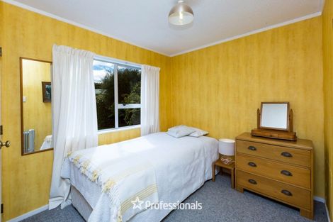 Photo of property in 1 Gemstone Drive, Birchville, Upper Hutt, 5018