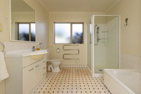 Photo of property in 40 Hadleigh Court, Paraparaumu, 5032