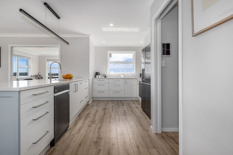 Photo of property in 6 Stunsail Lane, Whitby, Porirua, 5024