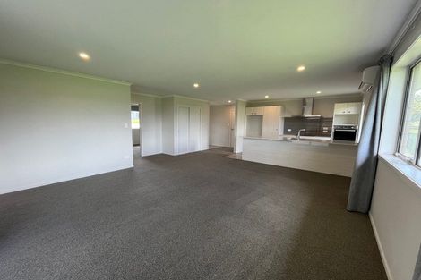 Photo of property in 28 Richardson Road, Omokoroa, 3114