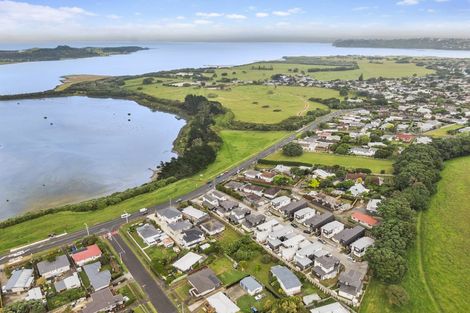 Photo of property in 2/151b Wallace Road, Mangere Bridge, Auckland, 2022
