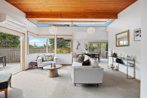 Photo of property in 190a Hutchinson Avenue, New Lynn, Auckland, 0600