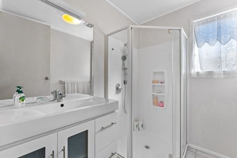 Photo of property in 144 Mahia Road, Wattle Downs, Auckland, 2103