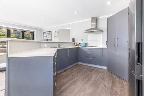 Photo of property in 10 Tararua Close, Aotea, Porirua, 5024