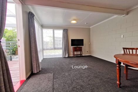 Photo of property in 14 Westmere Place, Takaro, Palmerston North, 4412