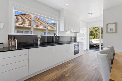 Photo of property in 546 Broadway, Strathmore Park, Wellington, 6022