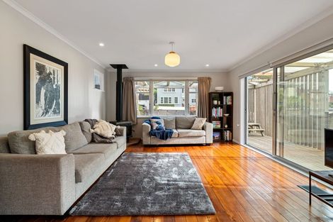 Photo of property in 66 Hungerford Road, Houghton Bay, Wellington, 6023