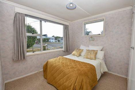 Photo of property in 24 Diamond Street, Carterton, 5713