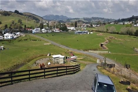 Photo of property in 37 Valley Road, Hikurangi, 0114