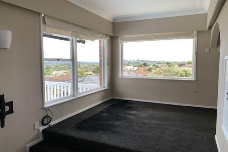 Photo of property in 77 Bradbury Road, Botany Downs, Auckland, 2010