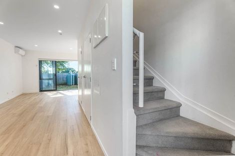 Photo of property in 13 Eileen Newey Place, Henderson, Auckland, 0612