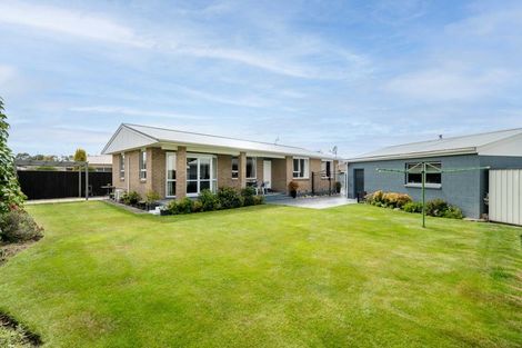Photo of property in 12 Cowper Place, Avondale, Christchurch, 8061