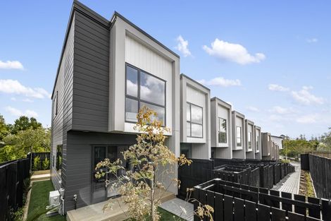 Photo of property in 8/39 Brandon Road, Glen Eden, Auckland, 0602