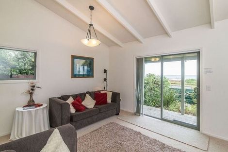Photo of property in 110 Marine Parade, Otaki Beach, Otaki, 5512