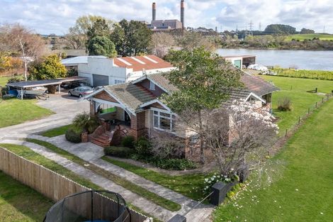 Photo of property in 122 Great South Road, Huntly, 3700