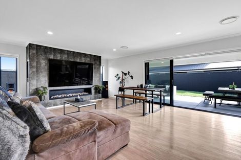 Photo of property in 65 Links Drive, Waiwhakaiho, New Plymouth, 4312