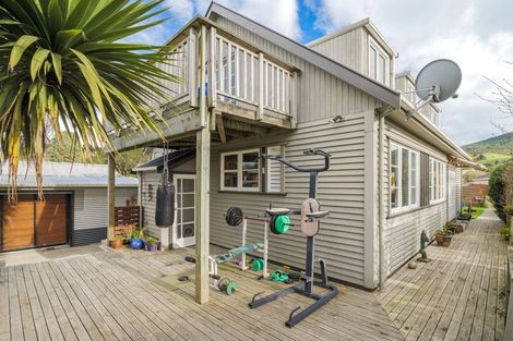 Photo of property in 28 Freyberg Avenue, Sawyers Bay, Port Chalmers, 9023