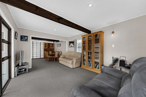 Photo of property in 49 Kurnell Drive, Botany Downs, Auckland, 2010
