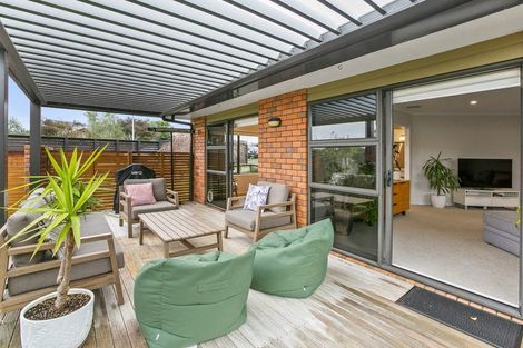 Photo of property in 11 Montrose Place, Highlands Park, New Plymouth, 4312