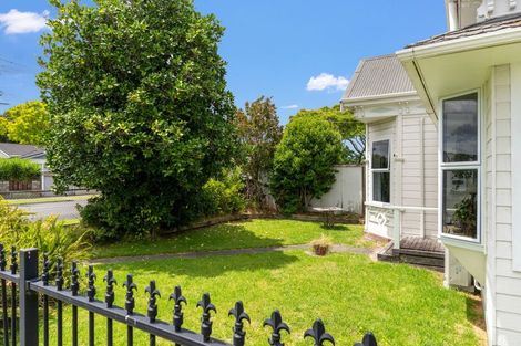 Photo of property in 300 Aberdeen Road, Gisborne, 4010