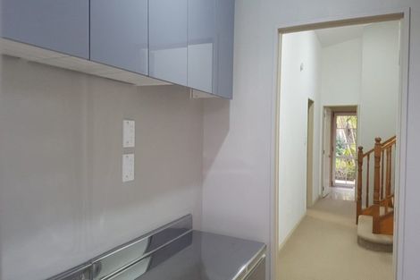 Photo of property in 2/40 Hillcrest Avenue, Hillcrest, Auckland, 0627