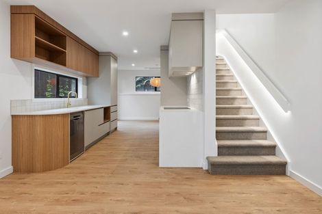 Photo of property in 28 Dawnhaven Drive, Te Atatu Peninsula, Auckland, 0610