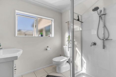 Photo of property in 10 Moonraker Place, Whitby, Porirua, 5024