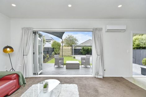 Photo of property in 15 Hargest Crescent, Sydenham, Christchurch, 8023