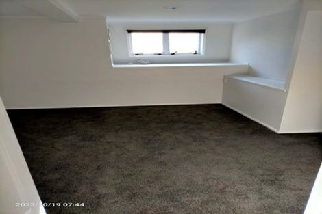 Photo of property in 22 Raymond Terrace, Northcote, Auckland, 0627