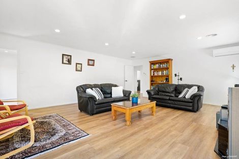 Photo of property in 9 Kingussie Place, Highland Park, Auckland, 2010