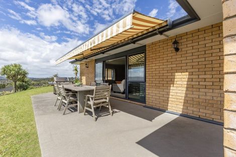 Photo of property in 15 Gavinike Place, Waimauku, 0812