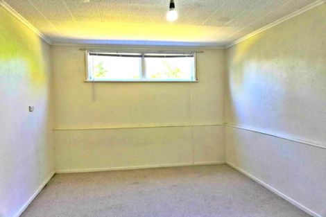 Photo of property in 71 Chivalry Road, Glenfield, Auckland, 0629