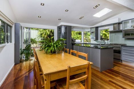 Photo of property in 20 Mcdowell Crescent, Hillcrest, Auckland, 0627