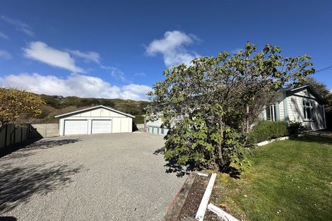 Photo of property in 394 Makara Road, Makara, Karori, 6972